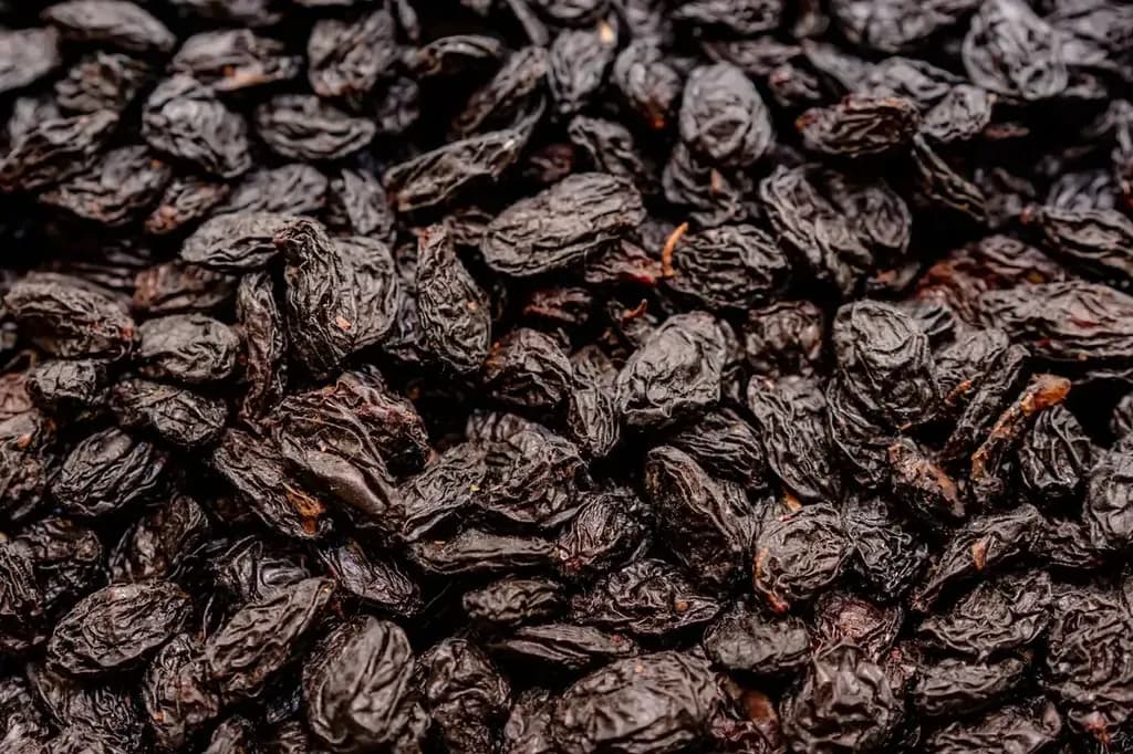 Raisins for Diabetes: Do They Raise Blood Sugar Levels?